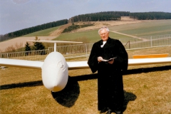 Flugzeugtaufe durch Pastor Gerpheide
